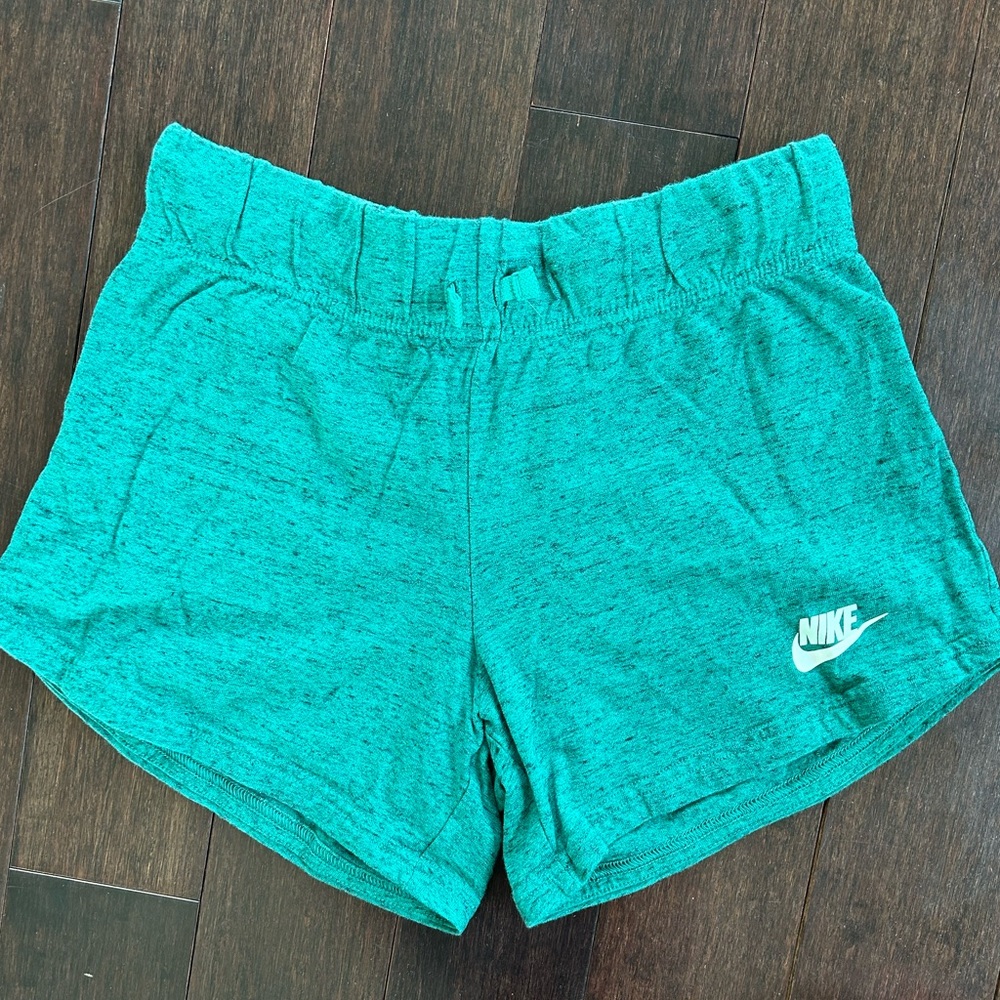 Nike soft-shorts. Size girls Large.